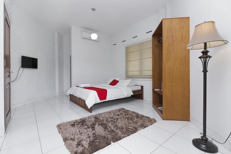 Reddoorz Plus Near Dago Pakar Бандунг Экстерьер фото