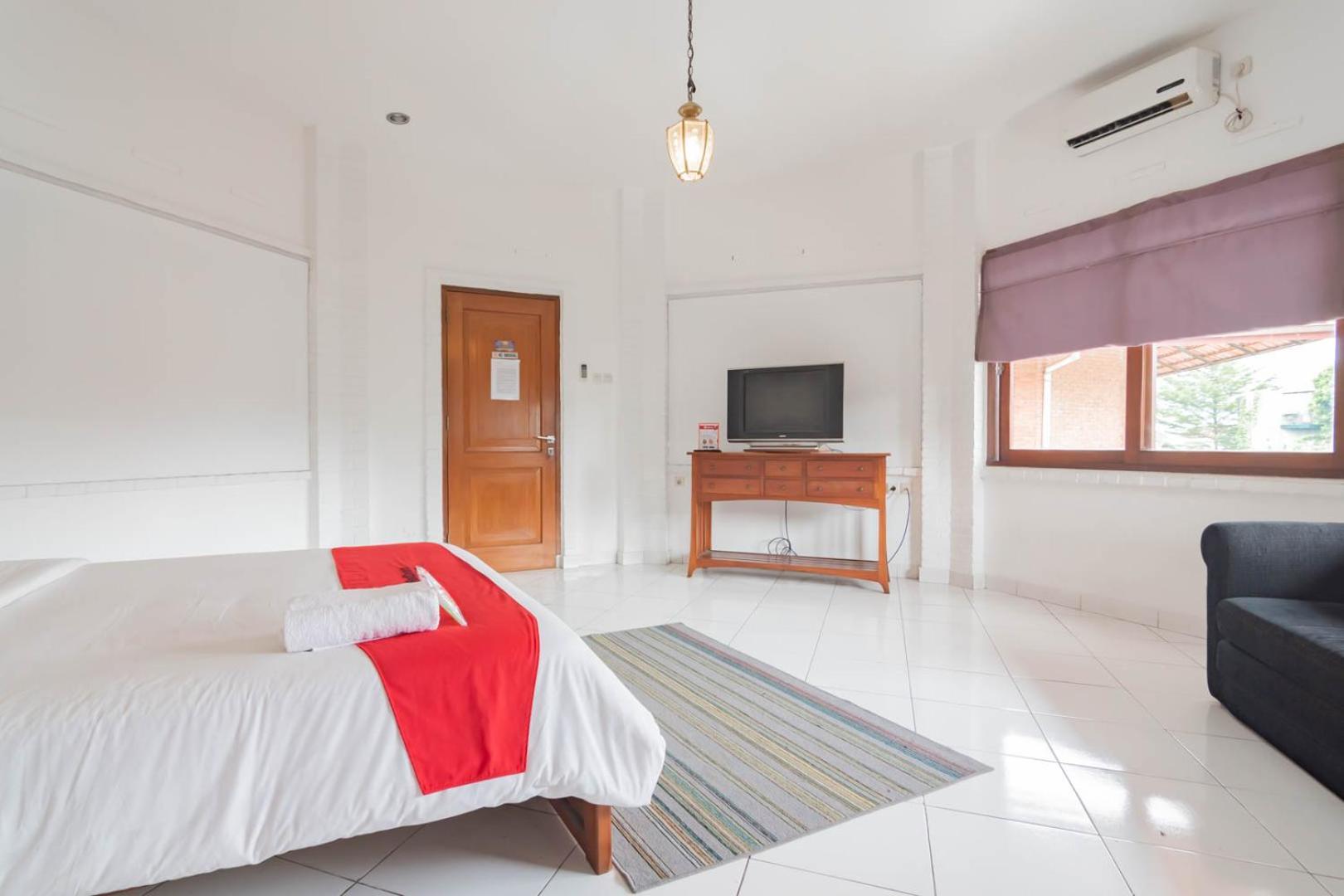 Reddoorz Plus Near Dago Pakar Бандунг Экстерьер фото